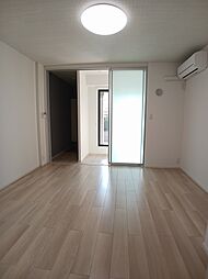 モアナ　ハレ 102 1階ワンルームのリビング/ダイニング