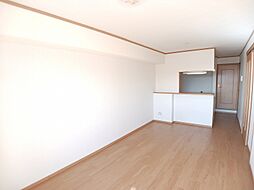 アヴァンツァートヴィレッジII 207 2階2LDKのリビング/ダイニング