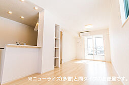 イレーネ 101 1階1LDKのリビング/ダイニング