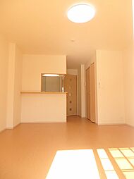 ポライトリー　II 102 1階ワンルームのリビング/ダイニング