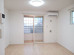 フラワー金泉 204 2階1LDKのリビング/ダイニング