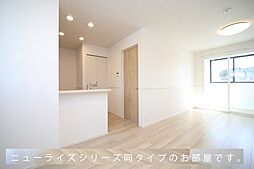 ブリリアント・ヴィラ 103 1階1LDKのリビング/ダイニング