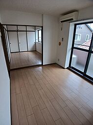 エストセゾン 203 2階3DKのリビング/ダイニング