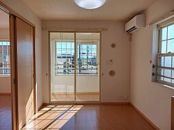 ポライトリ−　ＫI 201 2階2DKのリビング/ダイニング