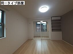 オゾラV 101 1階ワンルームのリビング/ダイニング