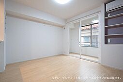 リズブラン　モーム 103 1階ワンルームのリビング/ダイニング