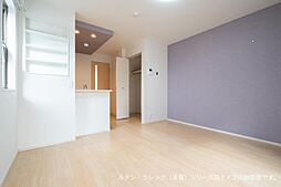 リズブラン　モーム 105 1階ワンルームのリビング/ダイニング