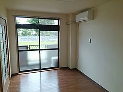 シャン・ド・フルール 102 1階2DKのリビング/ダイニング