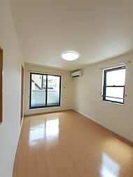 クラールｗａｔａｎａｂｅI 203 2階1LDKのリビング/ダイニング