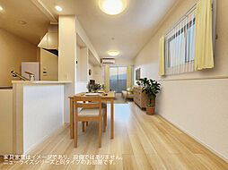 セリーンガーデン　II 201 2階2LDKのリビング/ダイニング