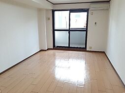 ヴィラ・イレブンス 105 1階1Kのリビング/ダイニング