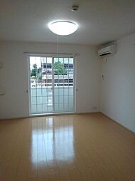 モデルンロイテ 102 1階ワンルームのリビング/ダイニング