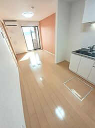 サン・イースト 102 1階1LDKのリビング/ダイニング