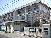 【小学校】深谷市立深谷小学校まで700ｍ