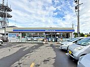 【コンビニエンスストア】ローソン角田中央店まで950ｍ