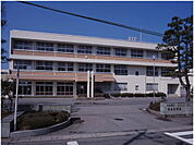 【小学校】雄島小学校まで550ｍ