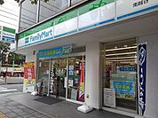 【コンビニエンスストア】ファミリーマート南越谷1丁目店まで240ｍ