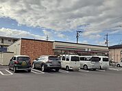 【コンビニエンスストア】セブンイレブン彦根八坂店様まで910ｍ