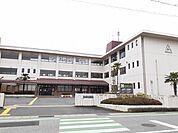 【小学校】愛荘町立西小学校まで720ｍ