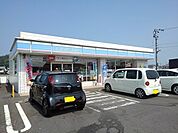 【コンビニエンスストア】ローソン宇多津東分店まで650ｍ