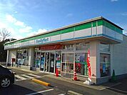 【コンビニエンスストア】ファミリーマート笠岡里庄口店まで500ｍ