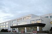【中学校】釧路市立鳥取西中学校まで750ｍ