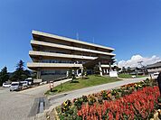 【市役所・区役所】村上市役所まで900ｍ