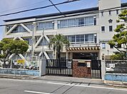 【小学校】寝屋川市立神田小学校まで550ｍ