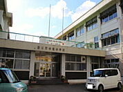 【中学校】勝山中部中学校まで650ｍ