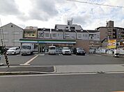 【コンビニエンスストア】ファミリーマート苅田2丁目店まで214ｍ