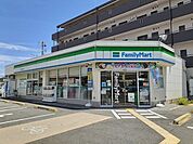 【コンビニエンスストア】ファミリーマート八尾木北6丁目まで370ｍ
