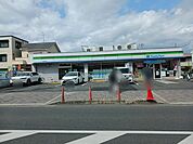 【コンビニエンスストア】ファミリーマート羽曳野白鳥店様まで930ｍ