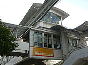 【駅】沖縄都市モノレール県庁前駅まで830ｍ