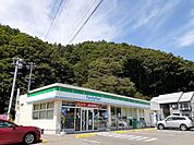 【コンビニエンスストア】ファミリーマート　茅野本町東店まで650ｍ