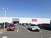ユニクロ大田原店まで700ｍ