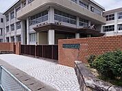 【小学校】岐阜市立鶉小学校まで900ｍ