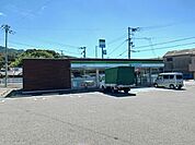 【コンビニエンスストア】ファミリーマート重根店様まで750ｍ