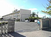 【小学校】三佐小学校まで880ｍ
