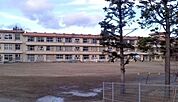 【小学校】渡利小学校まで2600ｍ