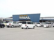 TRIAL三股店まで750ｍ