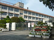 【小学校】吉野東小学校まで1450ｍ