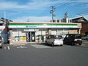 【コンビニエンスストア】ファミリーマート西幡豆上大坪店まで230ｍ