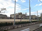 【小学校】藍住東小学校まで700ｍ