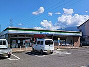 【コンビニエンスストア】ファミリーマート新居浜横水店まで200ｍ