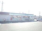 【コンビニエンスストア】ファミリーマート鈴鹿中江島町店まで1013ｍ