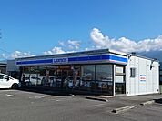 【コンビニエンスストア】ローソン新居浜滝の宮町店まで521ｍ