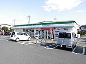 【コンビニエンスストア】ファミリーマート坪生店まで96ｍ