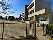 【小学校】太田市立綿打小学校まで520ｍ