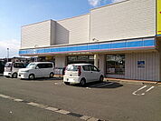 【コンビニエンスストア】ローソン 春江江留店まで650ｍ