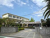 【小学校】坂出市立林田小学校まで1300ｍ